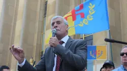 فرحات مهني يطالب بتقرير المصير لشعب القبائل ويؤكد على مواصلة الكفاح إلى غاية التحرر